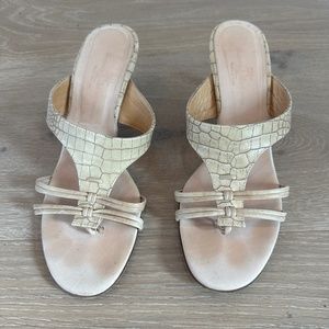 Tommy Bahama strappy kitten heels - size 8.5